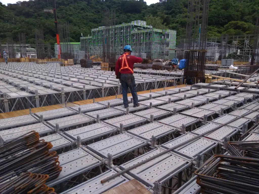 电煮锅加热技术升级路径与控温精度提升方案
